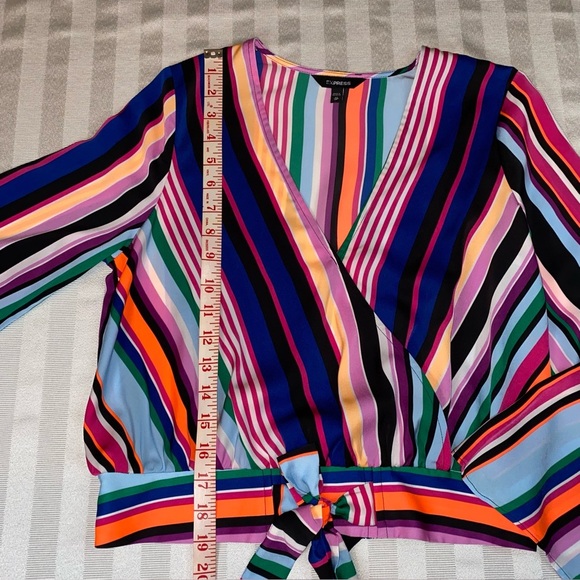 EXPRESS Colorful Cropped Striped V-Neck Faux Wrap Tie Front Blouse Sz XS - Picture 10 of 15